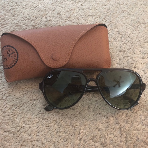 Ray-Ban Accessories - New in Case Rayban Cats 5000 Sunglasses..